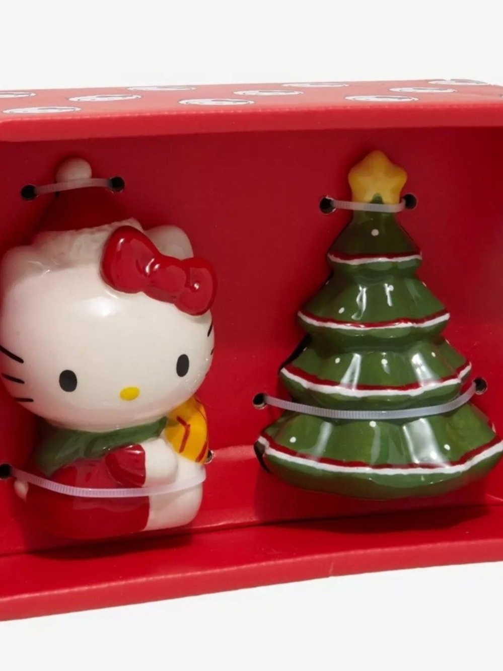 Nwt Hello Kitty Red Bow and Green Christmas Tree Ornament Set